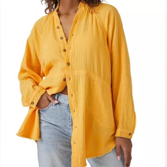 We the Free Summer Daydream Buttondown - Picture 2 of 10